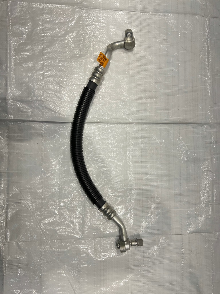 фото №1, Jeep grand cherokee wk2 lift шланг кондиционера