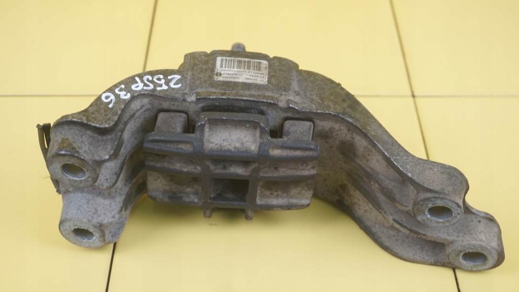 фото №3, Mini r56 r55 r60 r61 2.0 d 16r 143km n47c20a кронштейн коробки передач 6784359