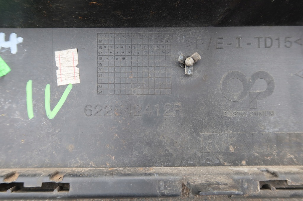 фото №16, Решітка бампера середня clio iv 622542412r uszk.