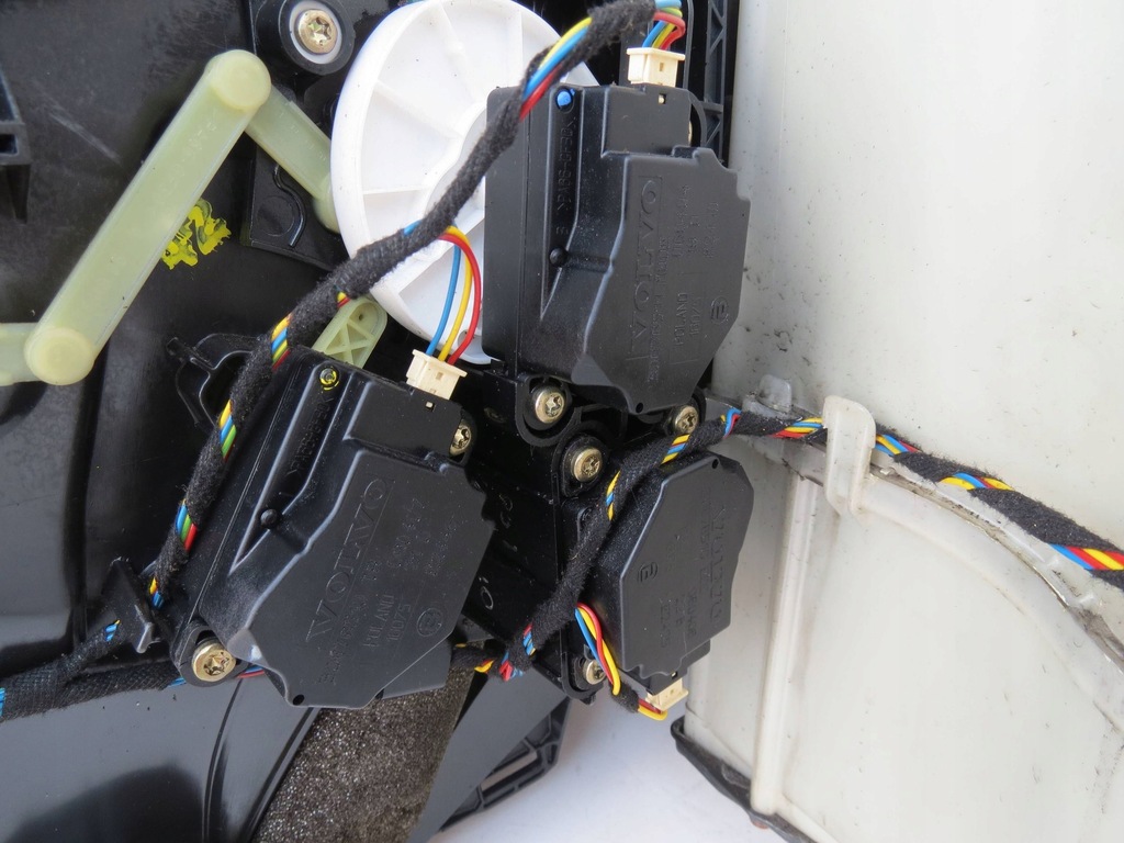 фото №10, Обігрівач комплект volvo xc70 ii cross awd 2.4d 185km 2000-2007r p30755812