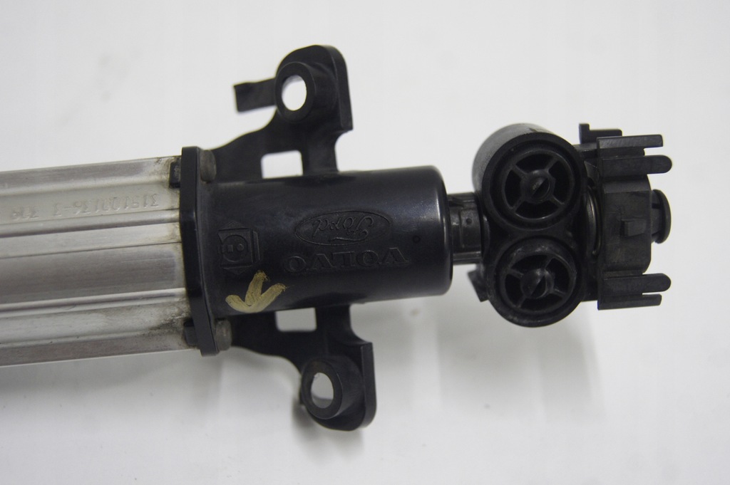 фото №9, Volvo s60 ii омивач лампи правий заглушка розпилювача шланг