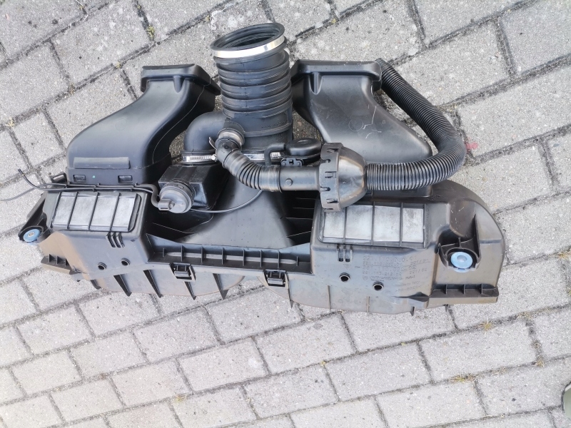 фото №10, Porsche оригинальный номер 99111002001 впуск корпус фильтра воздуха