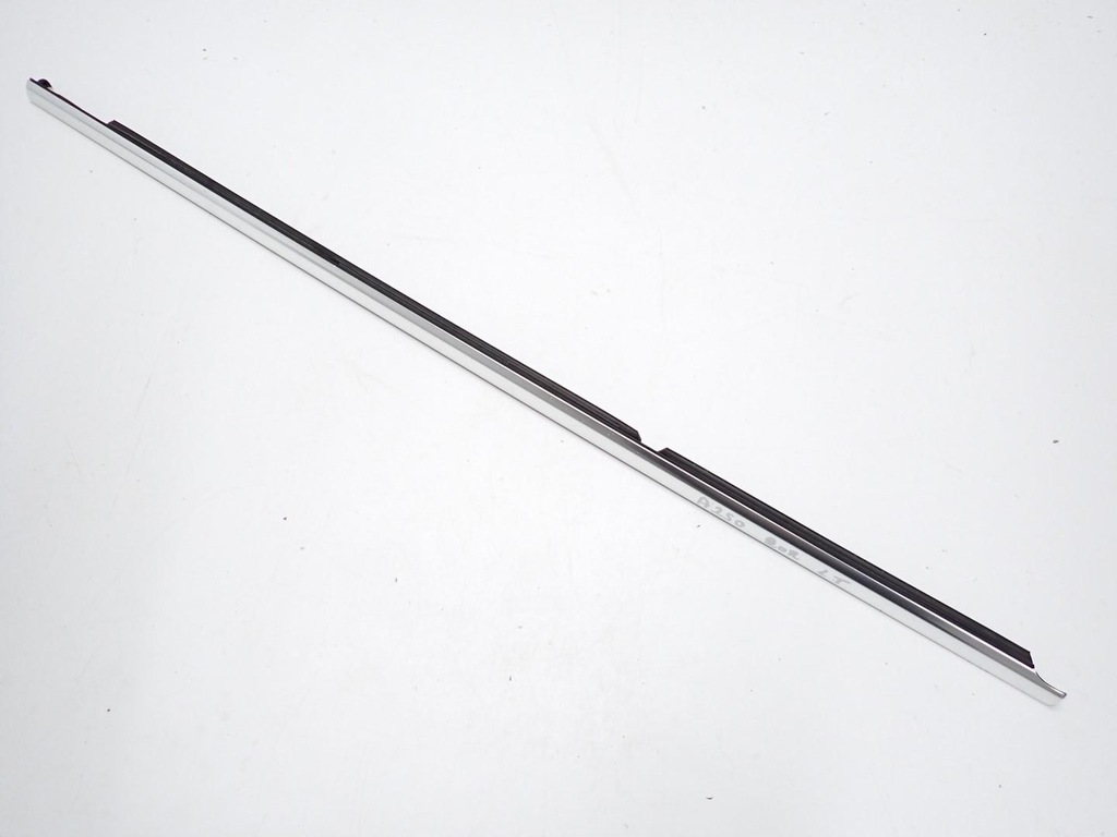 фото №1, Молдинг захист скребок двері лівий задня хром mercedes a-klasa w177 v177 20r