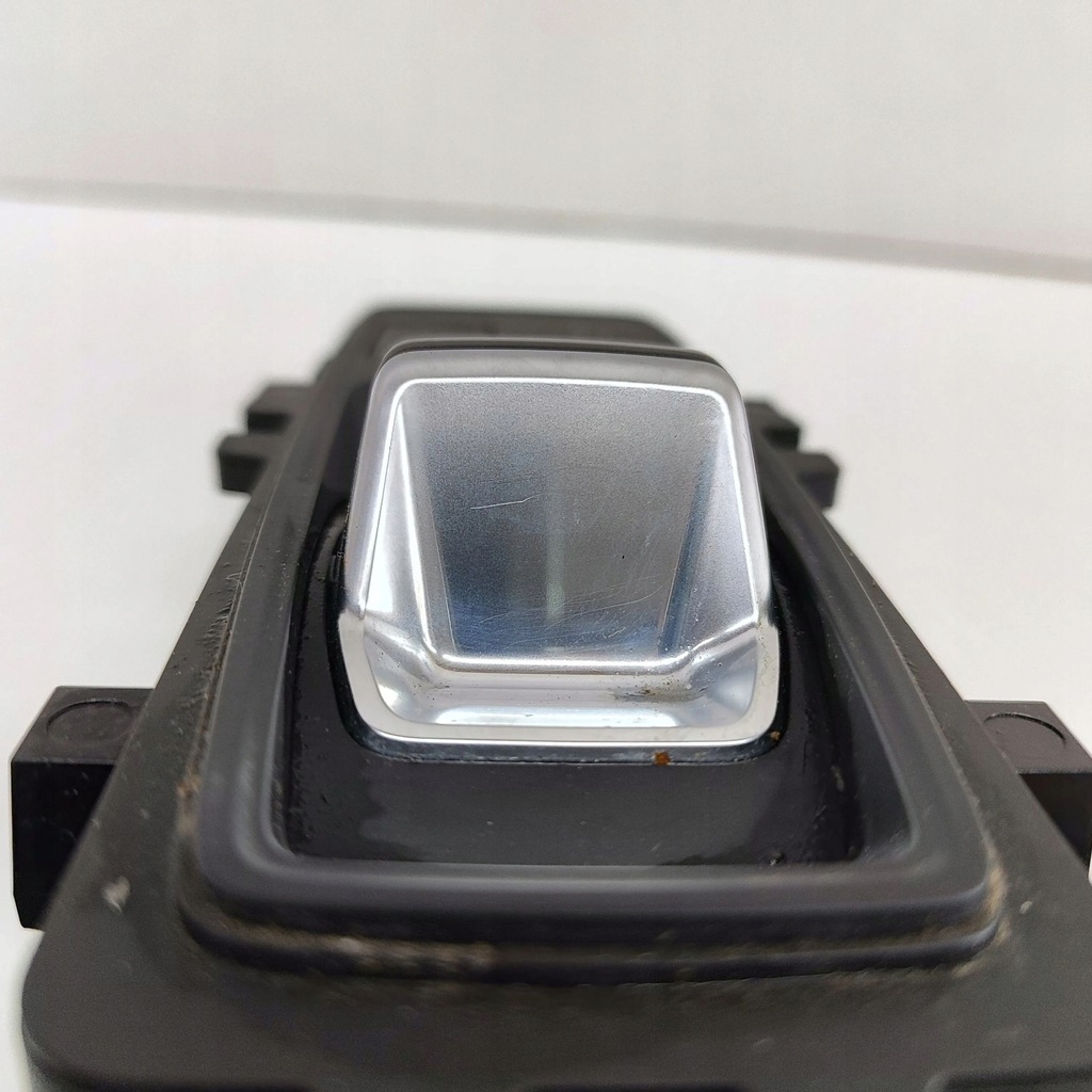 фото №10, Audi a3 8y 2023 домкрат перемикання передач / верхній