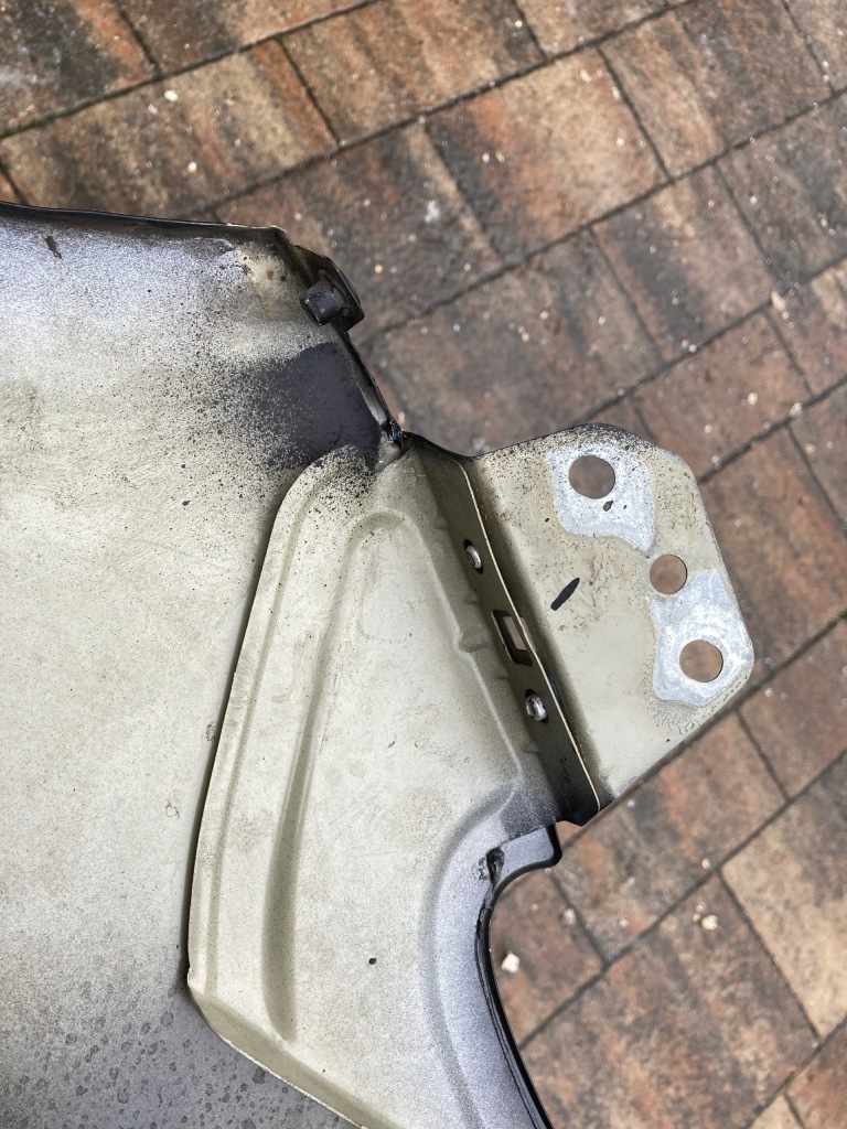 Lancia ypsilon правый  передний крыло Цена