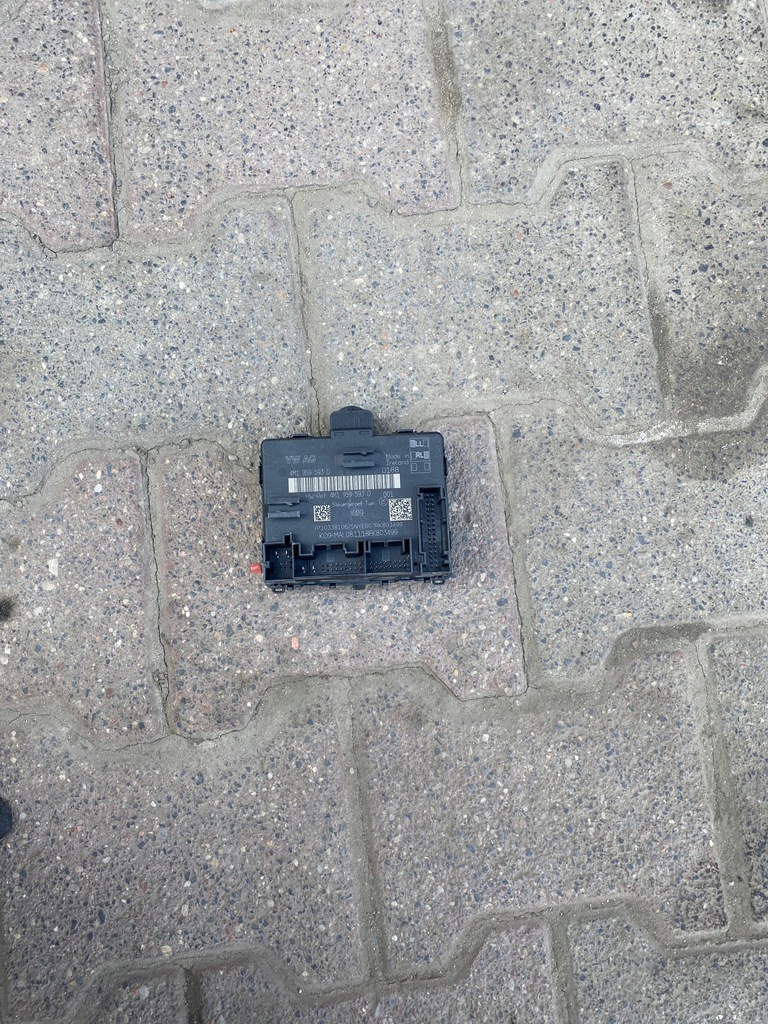 фото №1, Audi q8 4m8 модуль блок керування двері 4m1959593d