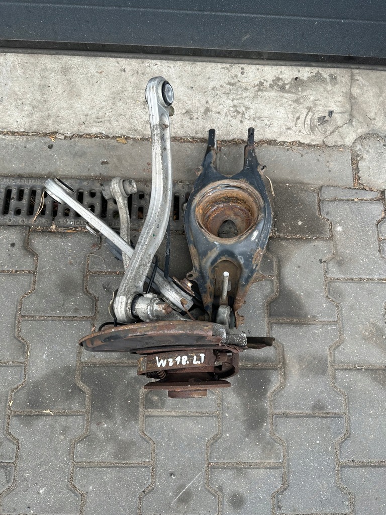 фото №11, Поворотний кулак правий задня, права задня, важелі mercedes cls w218 350cdi v6