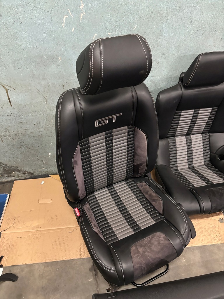 фото №6, Сиденья сиденья середина ford mustang v gt cabrio 2010-14