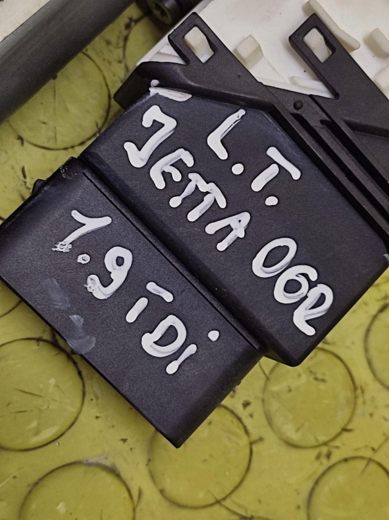 фото №6, Vw jetta v моторчик стекло левый задняя 1k5839401g