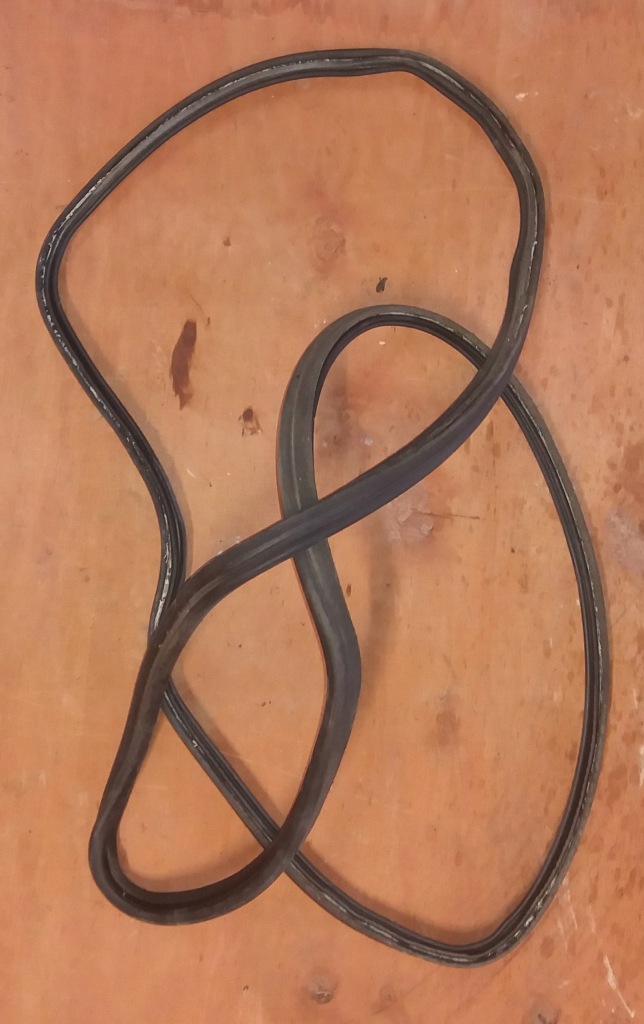 фото №1, Vw polo 6n прокладка багажника 5d