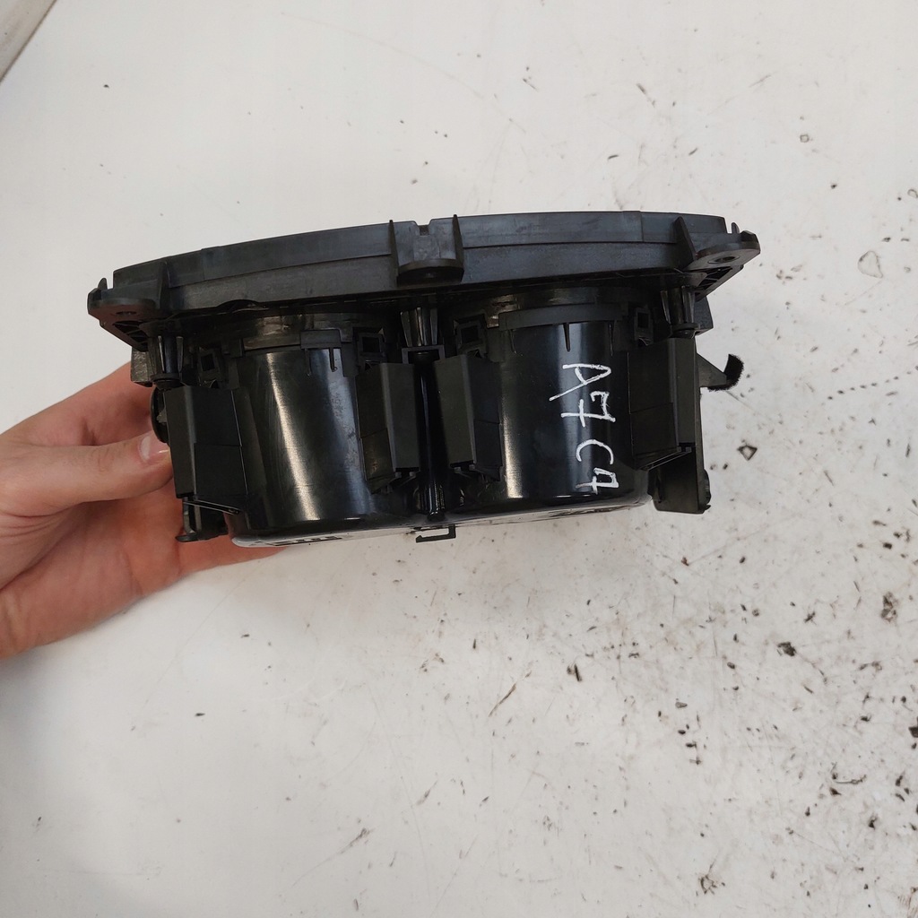 фото №9, Audi a7 c7 кронштейн бардачок na кружки 4g0862534a