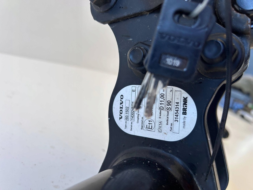 фото №7, Volvo xc60 i hak буксировочный 31454314 оригинал
