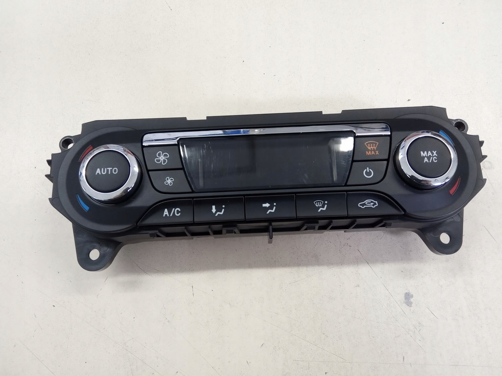 фото №1, Ford focus mk3 2011-14r. - панель climatronic