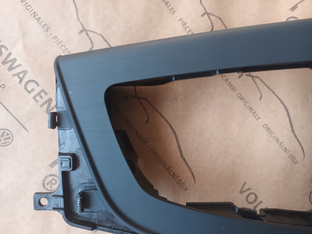 фото №6, Audi a4 b9 a5 f5 защита панель туннель подстаканник 8w1864261c 8w0862533a/b 72km