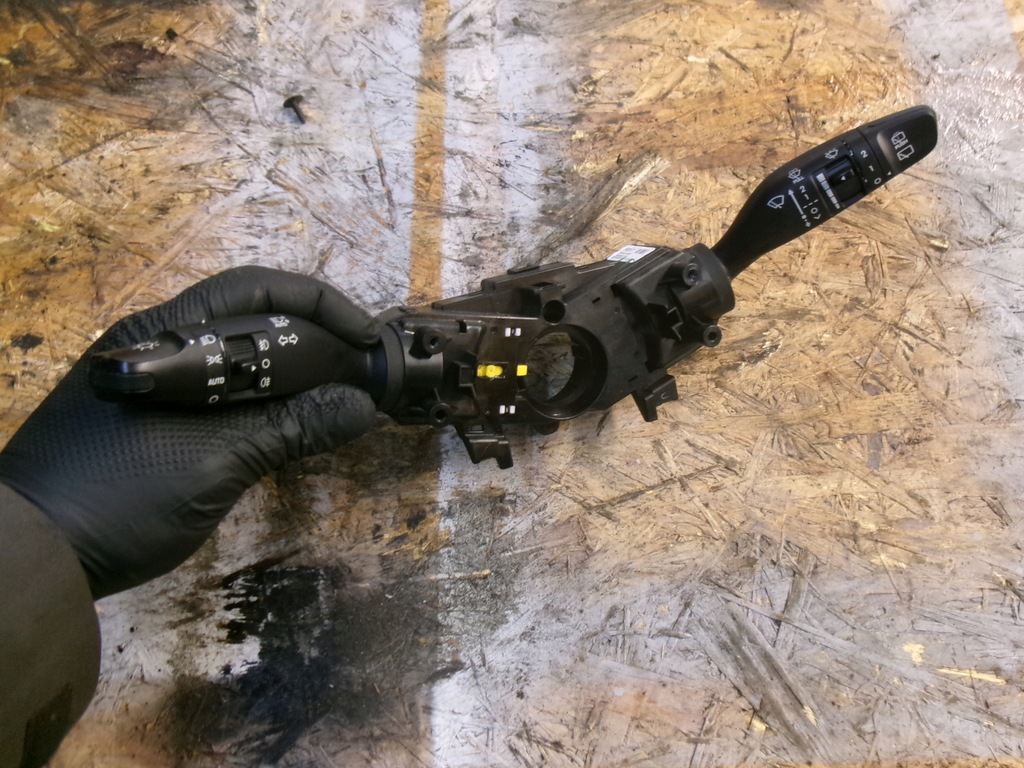 фото №1, Hyundai i30 iii переключатель комбинированный подрулевой переключатель