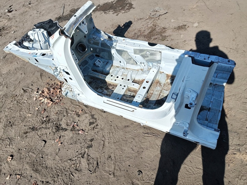 фото №1, Mercedes e-klasa w213 чверть лівий перед ліва поріг блок двигуна лонжерон