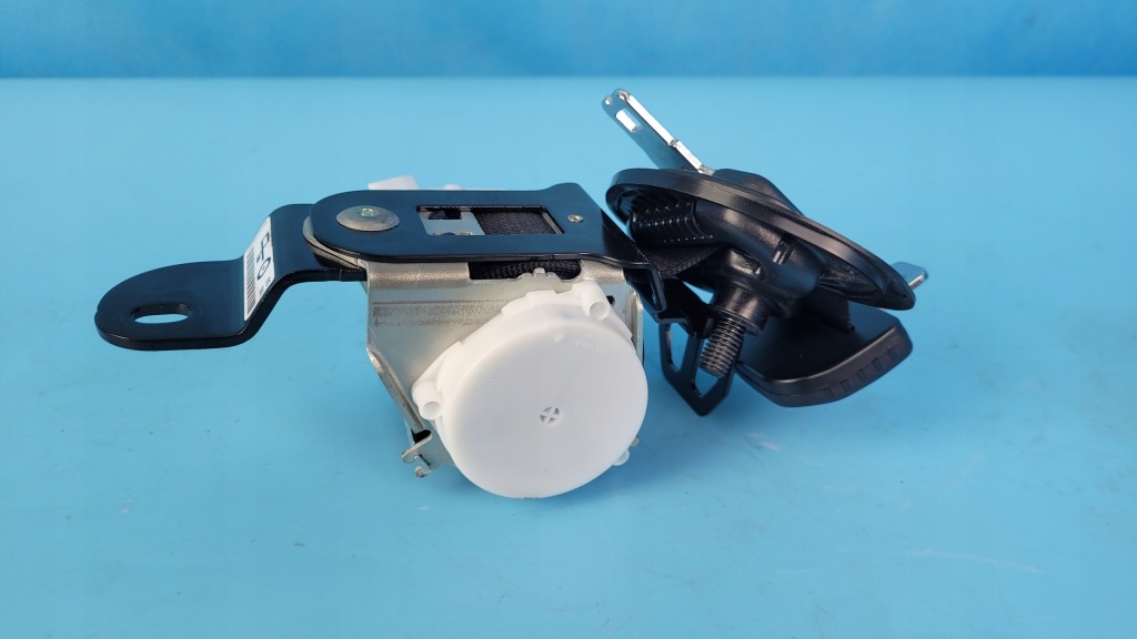 Bmw f39 ремінь безпеки задній середній 7441685 Доставка