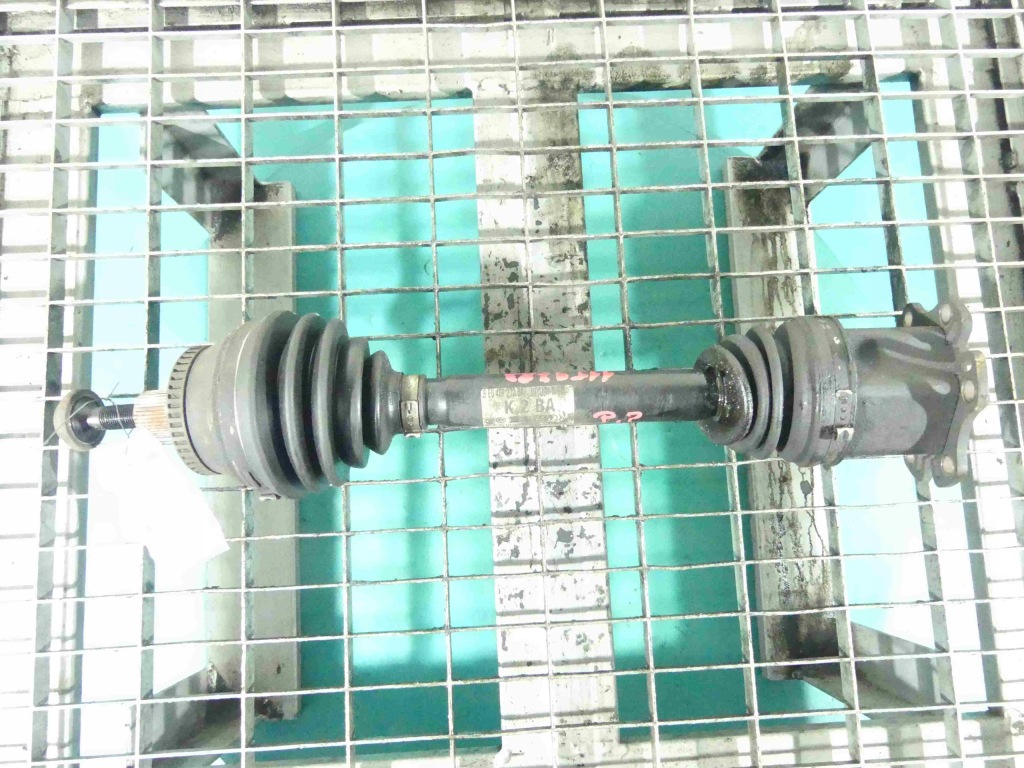 Купити Привідний вал права перед audi a4 b7 3.0 tdi quattro