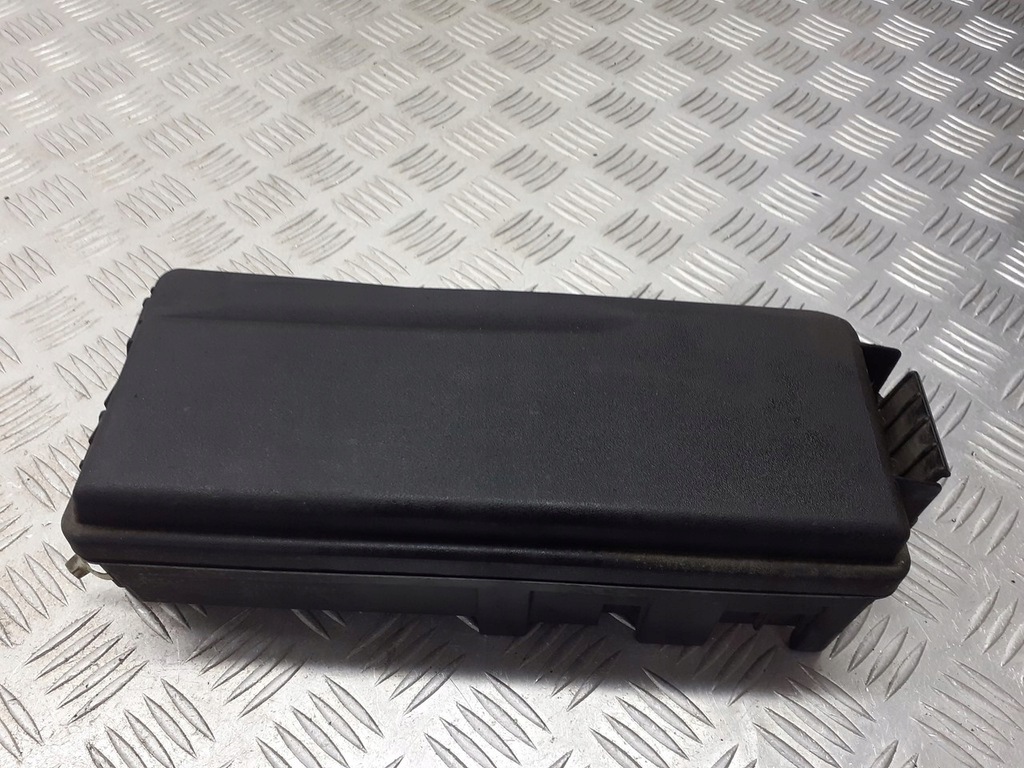 фото №1, Коробка запобіжників opel signum 1.8 13144708