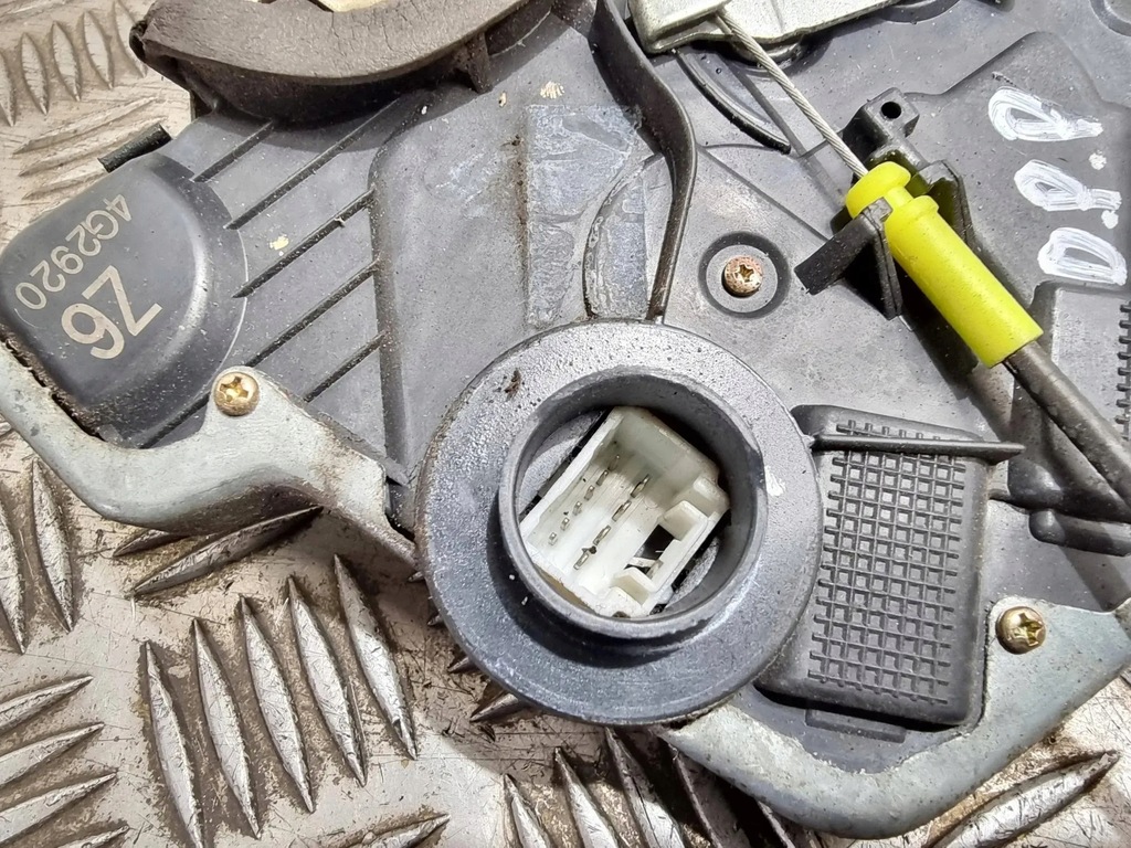 фото №7, Замок правых передних дверь toyota avensis _t25_ 50594a2 2.0l дизель