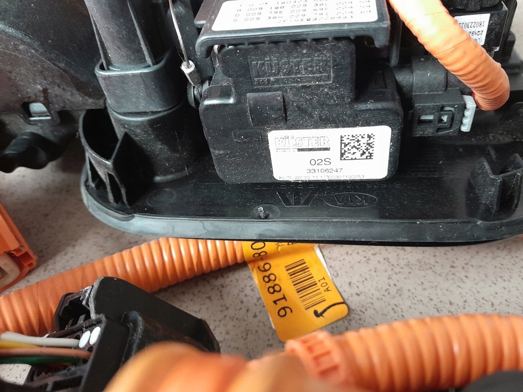 фото №9, Kia optima iv 15- plug-in шланг кришка заряджання