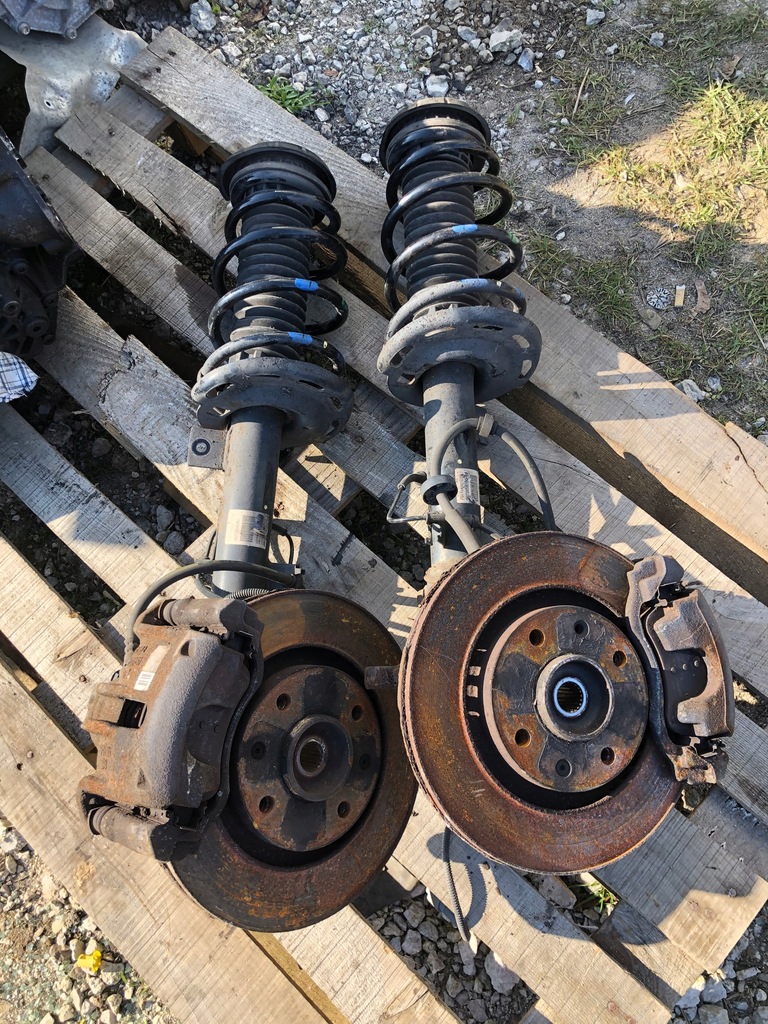 фото №1, Citroen ds3 macpherson комплектный правый p54/5