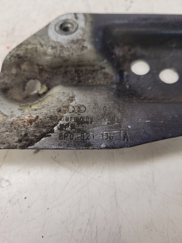 фото №16, Кронштейн крыла правое audi 8p 8p0821136a aso