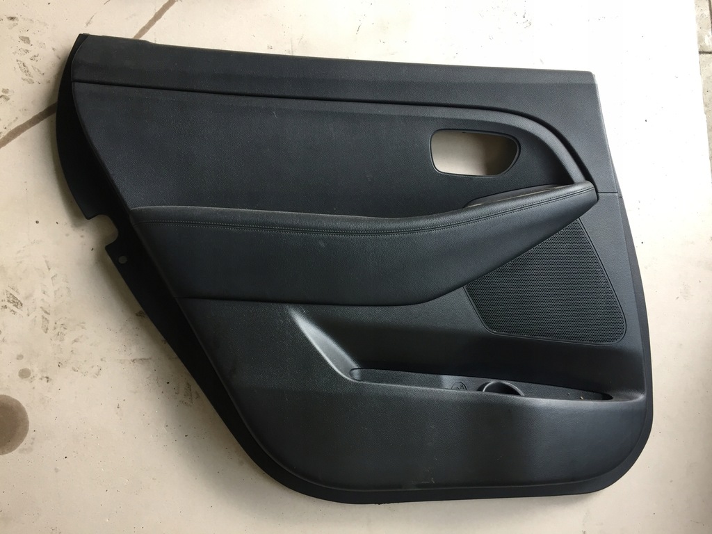 фото №1, Kia carens iv 13- обшивка дверь левый задняя кожа