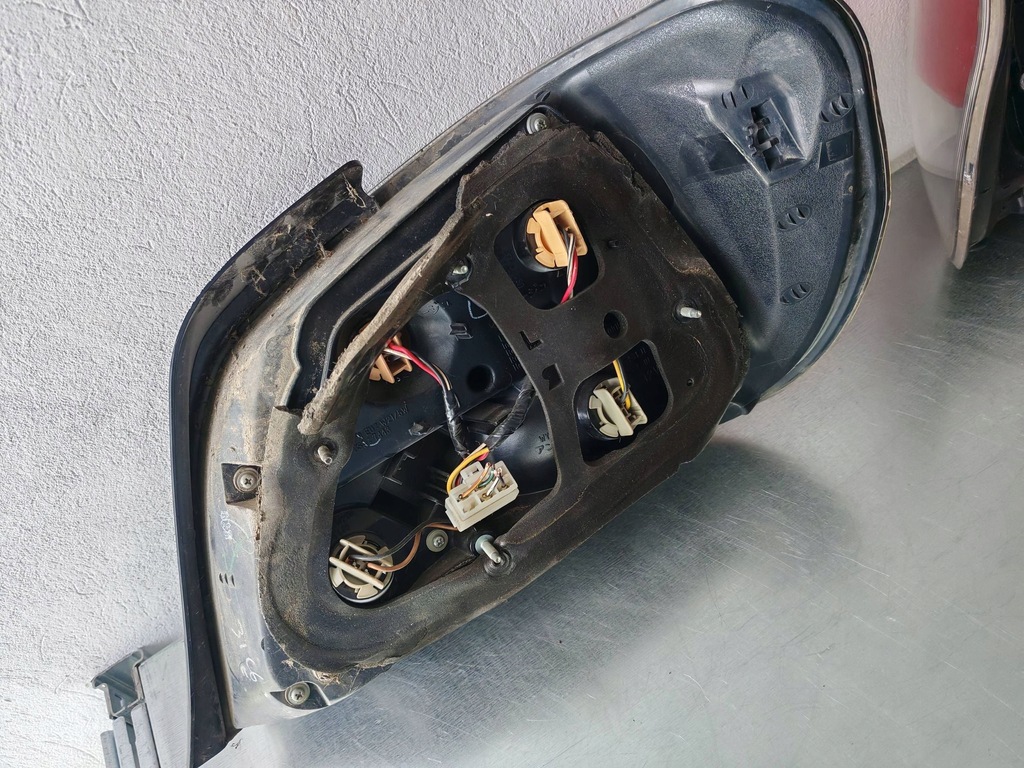 фото №9, Subaru impreza ii 2005 с задний лампы задние / комплект