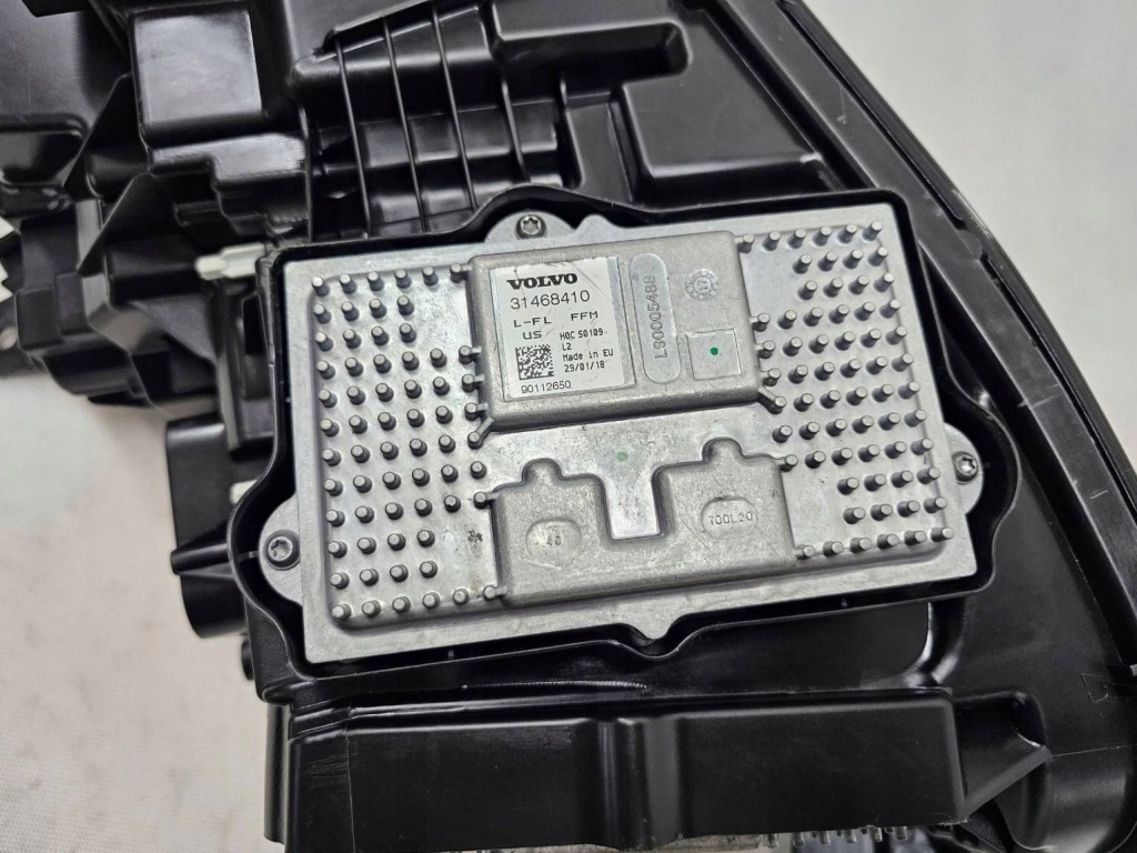 Volvo xc90 2 2015+ фара перед правый  full led active high beam 31677039 Доставка