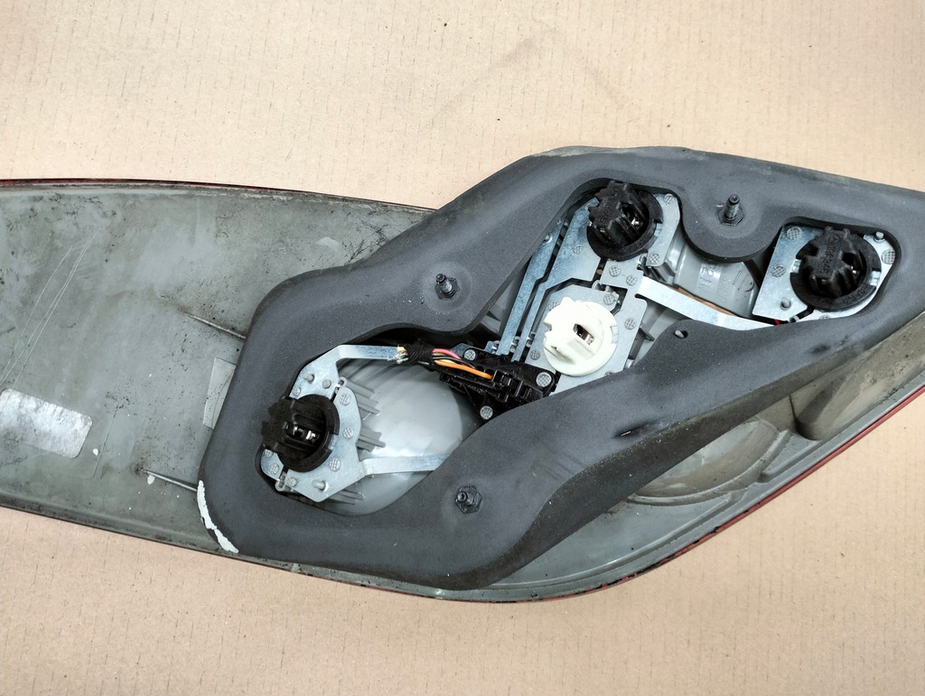 фото №10, Лампа левая задняя mercedes r-klasa 251 w251 lata 2005-2010