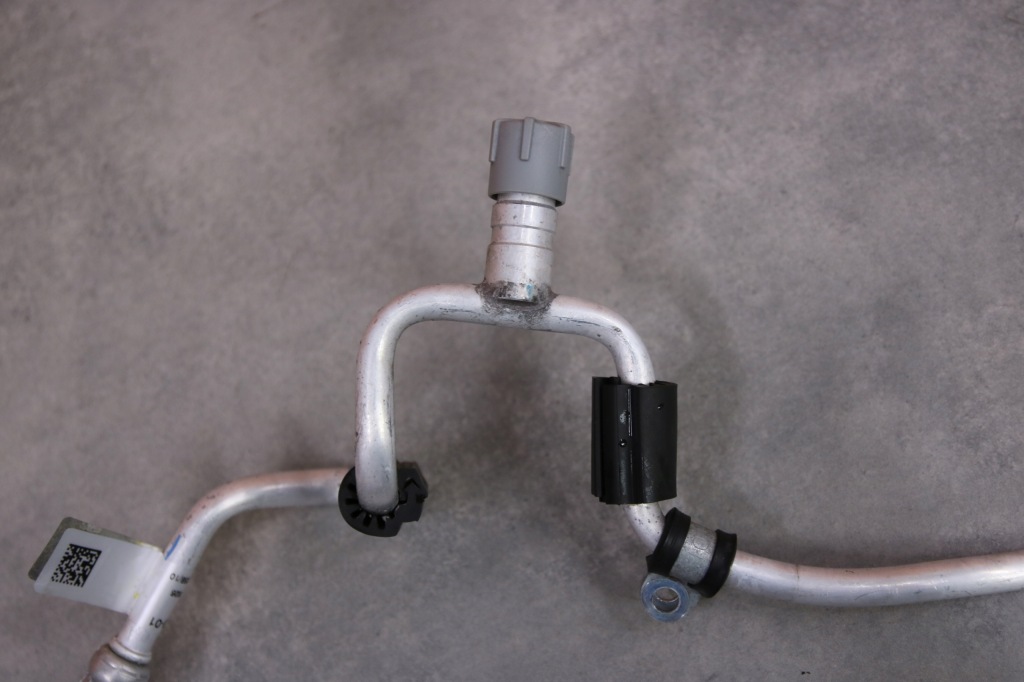 фото №11, Bmw f40 f44 f45 x1 f48 x2 f39 трубка шланг wąż кондиціонера 6805436