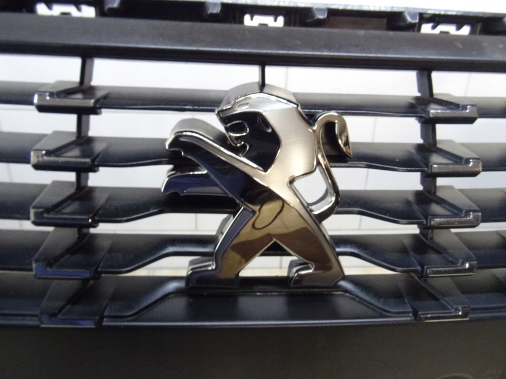 Бампер передні  передній peugeot 208 2 gt-line 9831838880 Оригінал