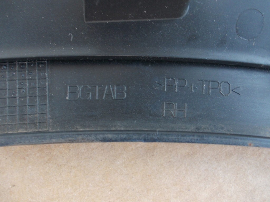 Накладка крила правий передні  ford puma mk2 l1tb-s16d238-b в Україні
