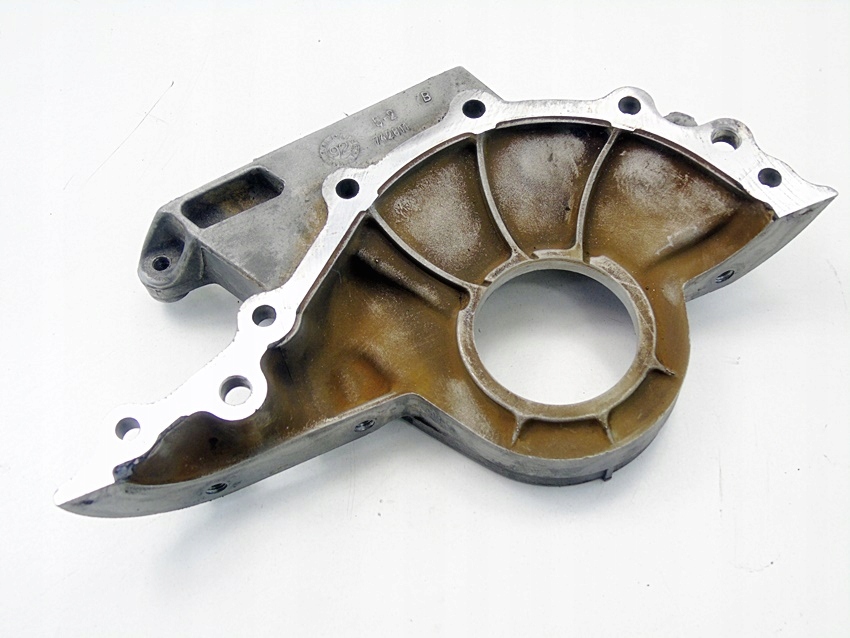 фото №3, Корпус уплотнитель вала 1.2 8v clio i rapid renault 19 7700736064