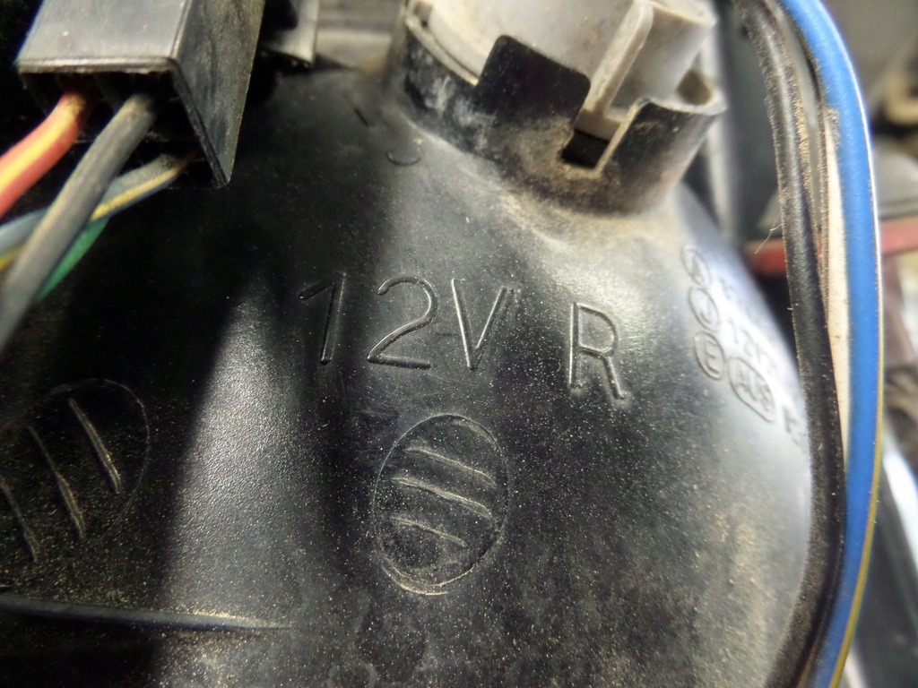 фото №12, Suzuki liana 5d kombi 01- лампа права задня kompl