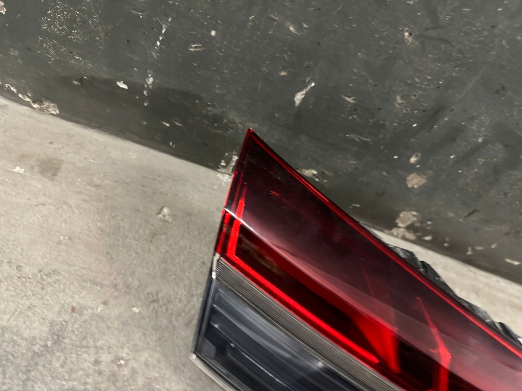 фото №9, Лампа кришки накладка audi q4 e-tron 89a945095b