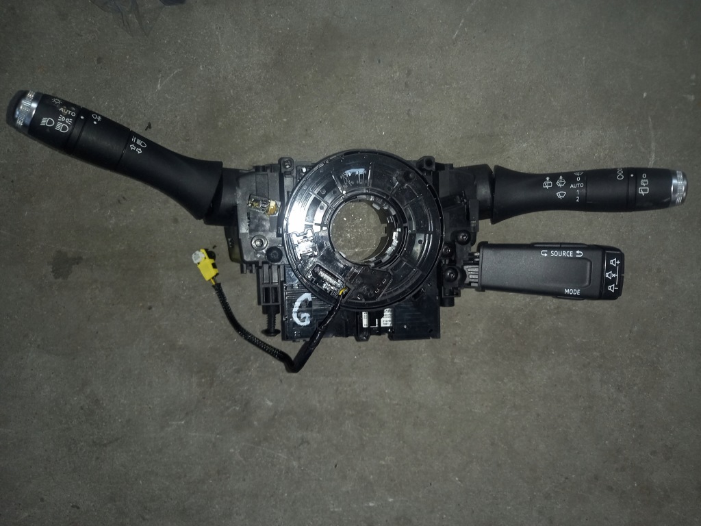 фото №1, Переключатель комбинированный captur ii 255547852r 255675601r