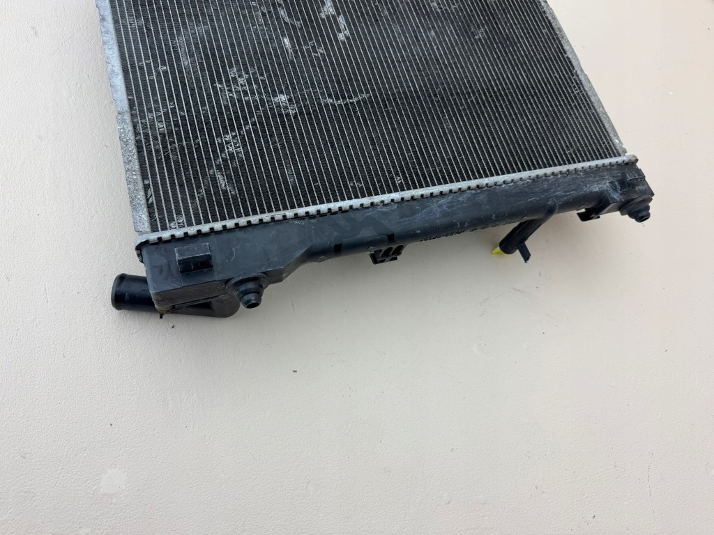 Toyota yaris 3 3 рестайлінг  14-20r радіатор інтеркулер mf422174-6373 Ціна