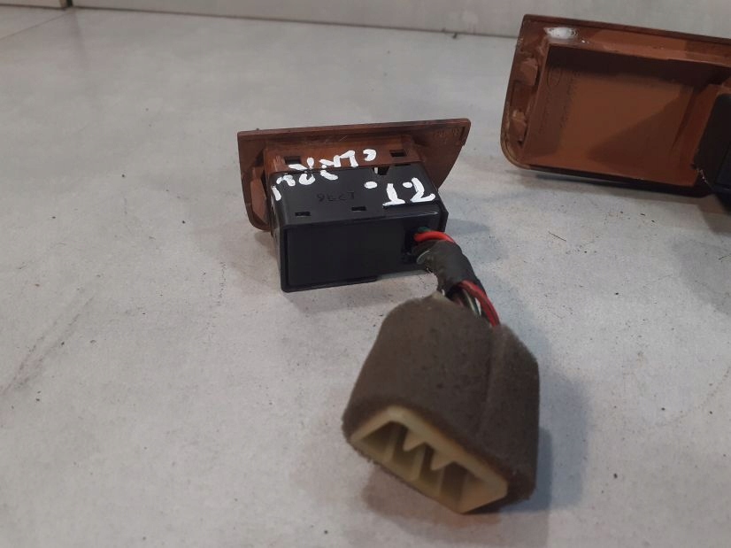 фото №5, Перемикач вікон правий перед задня kia clarus i