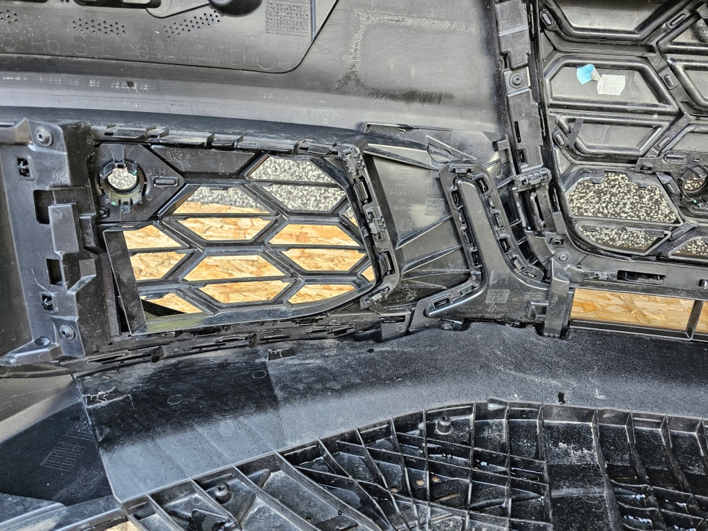 Бампер audi a6 c8 рестайлінг  s-line 4k08070l437g перед гарний оригінал в Україні