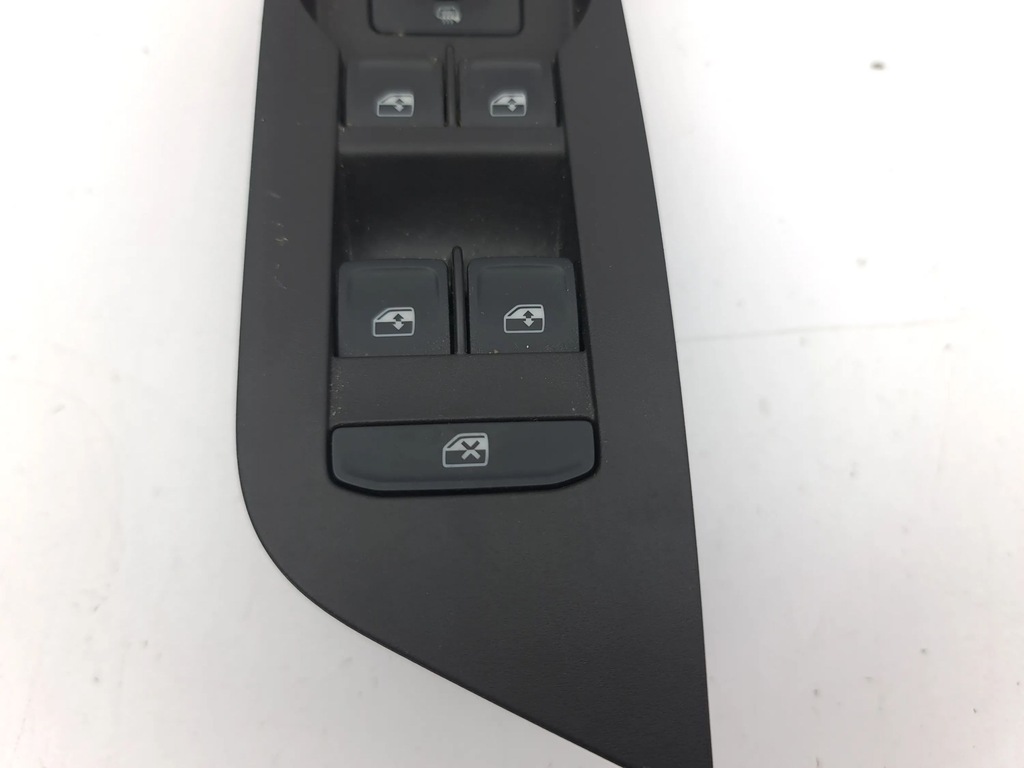 фото №8, Skoda octavia mk4 2024 права сторона панелі керування, перемикачі