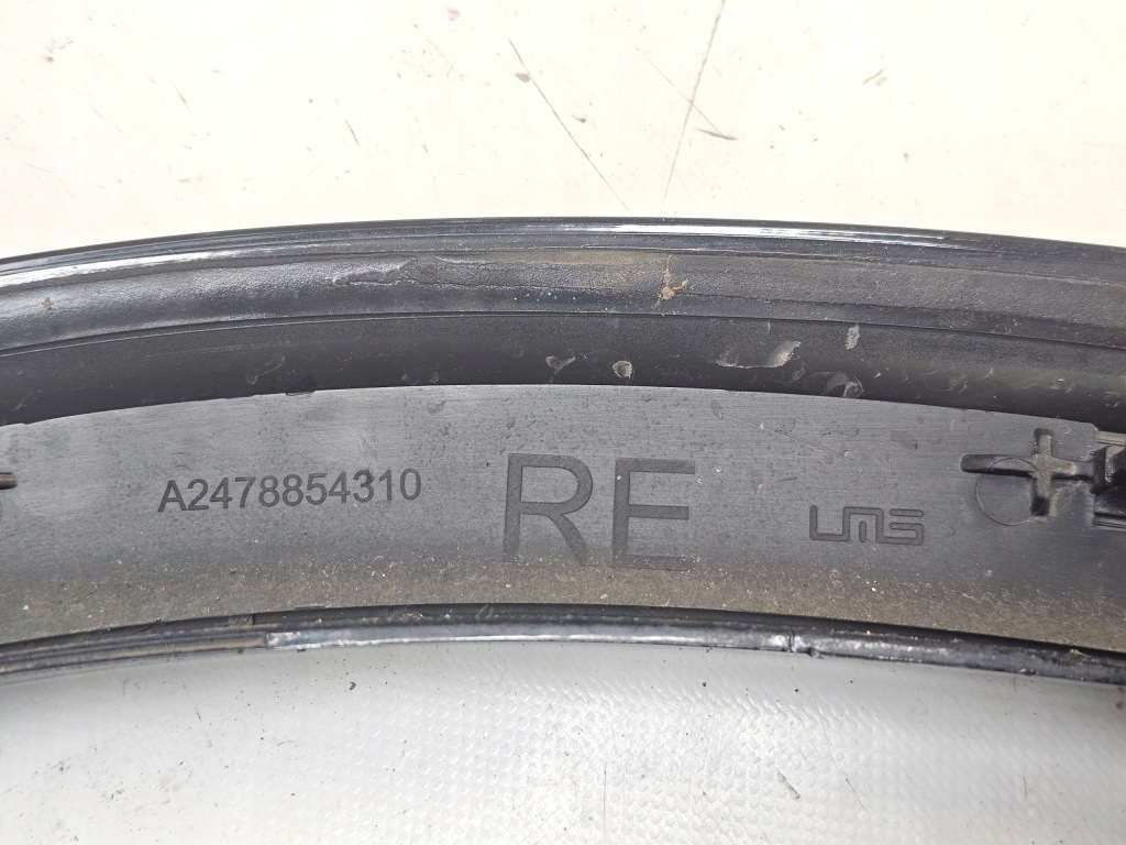 Молдинг на крила правий задній do mercedes glb amg x247 17- права a2478806409 Зі Шроту