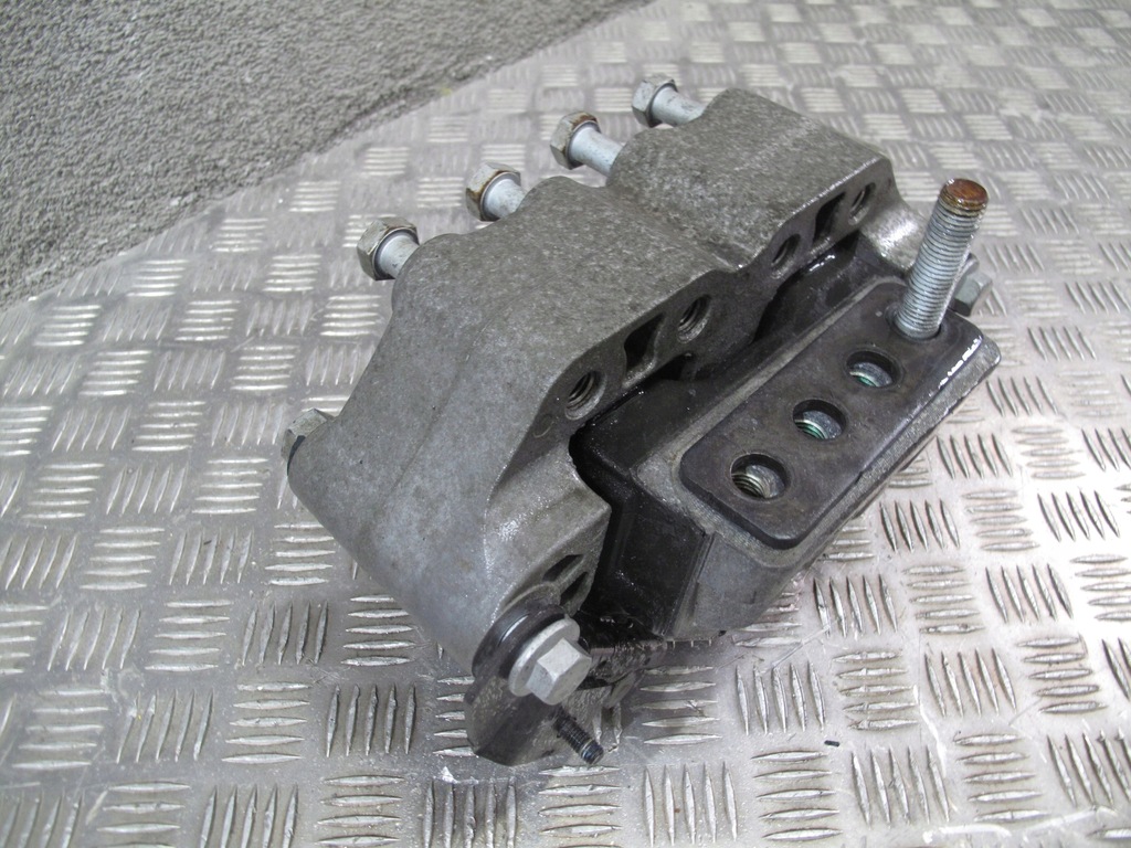 фото №7, Подушка коробки передач scania r s