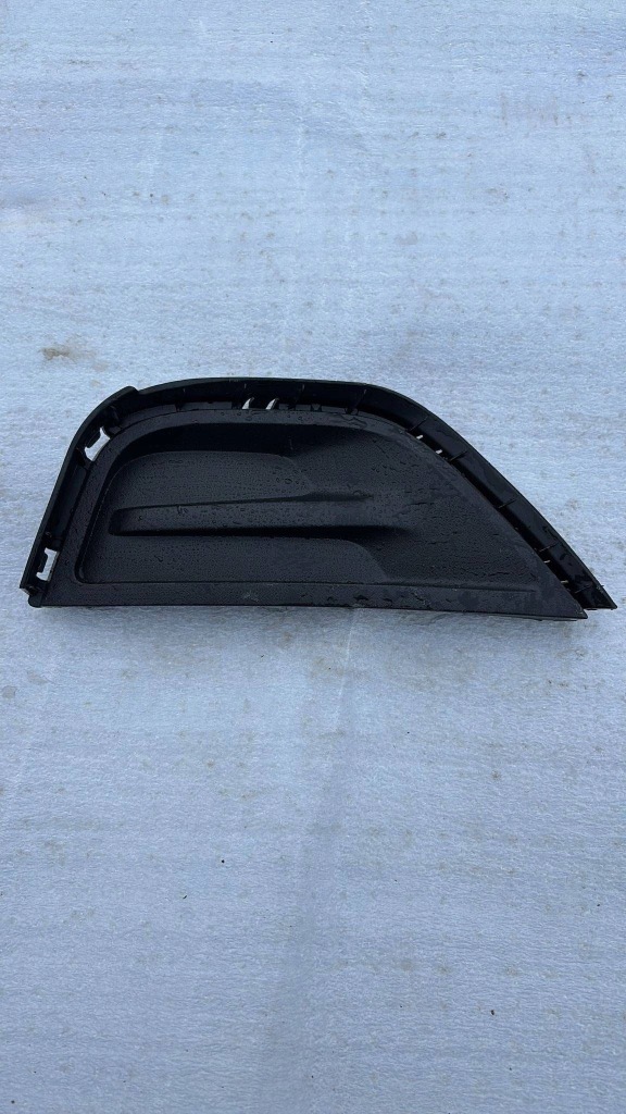 фото №1, Решітка бампера права dacia spring 620223082r