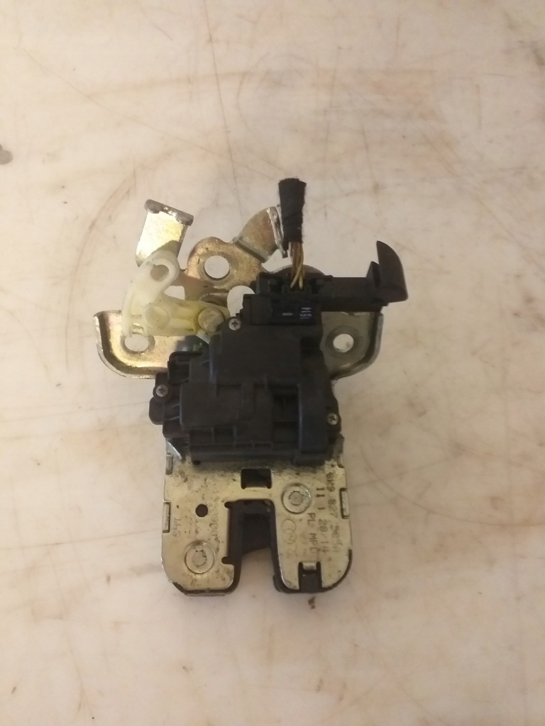 фото №1, Замок крышки audi a4 b8 8k9827505a