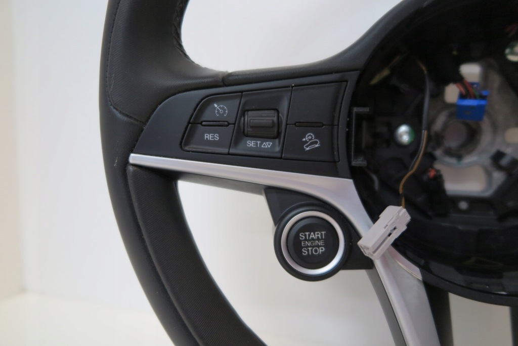 фото №3, Alfa romeo stelvio воздуховод кожа мультифункция