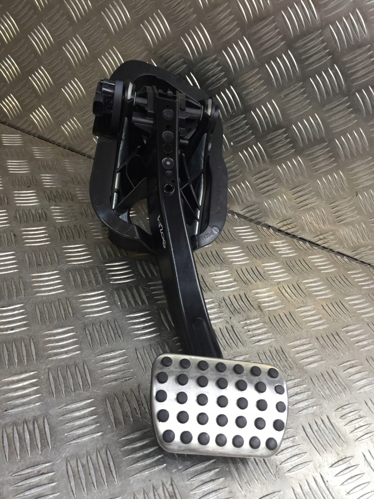 фото №1, Педаль тормоза mercedes c klasa w206 a2062901100