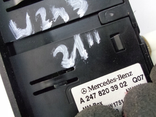 фото №4, Роз'єм port usb mercedes eqa 250 w243 2021 rok