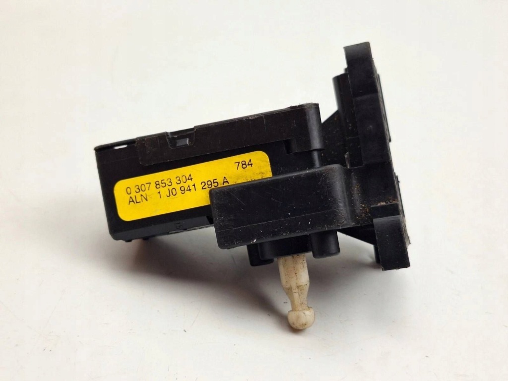 Моторчик регулировки лампа audi a4 s4 b6 8e 8h 1j0941295a с Разборки